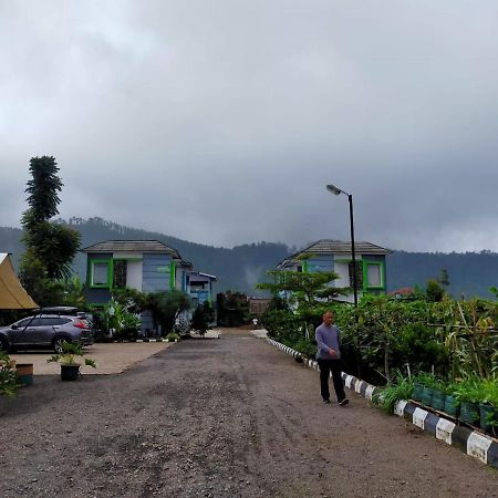 Maulana Hills Syariah Hotel Lembang Eksteriør bilde