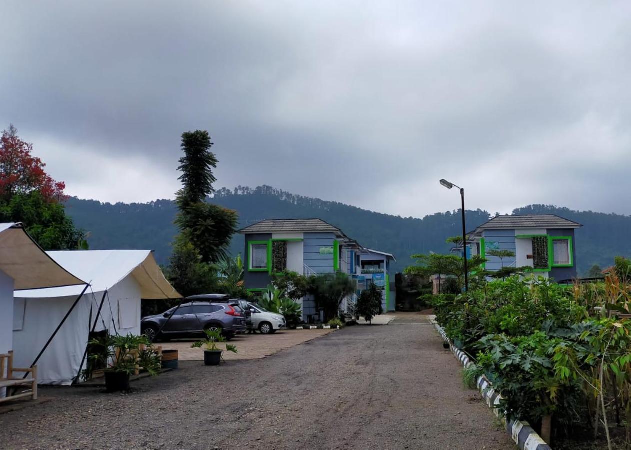 Maulana Hills Syariah Hotel Lembang Eksteriør bilde