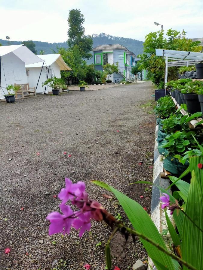 Maulana Hills Syariah Hotel Lembang Eksteriør bilde